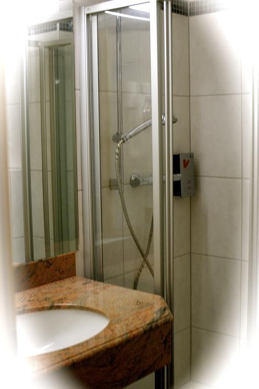 Kusel Hotel - Reweschnier الغرفة الصورة